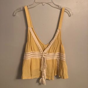 Forever 21 yellow sleeveless yellow crop top